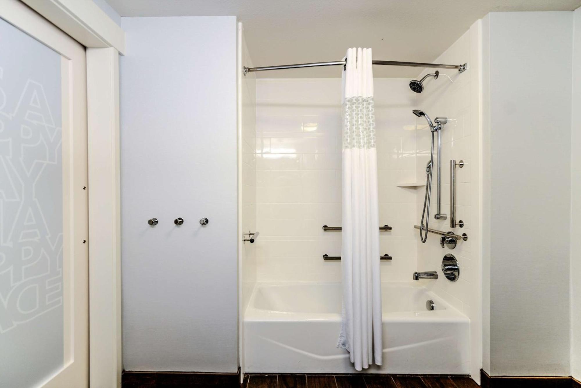 Hampton Inn Brighton Mi Luaran gambar